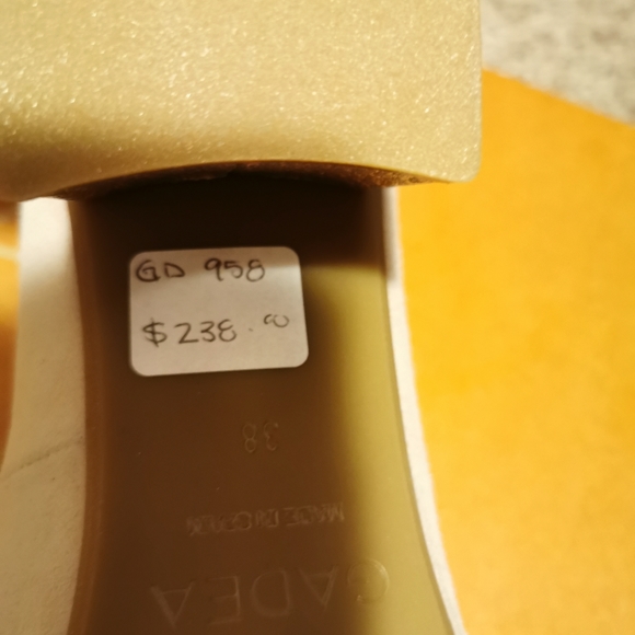 Gadea size 38(8) pink shoe. (Rose gold) - Picture 4 of 5